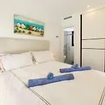 Centrally Located By Interhome 度假居 内尔哈